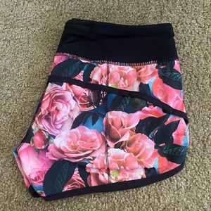 Secret garden lululemon speed shorts size 6